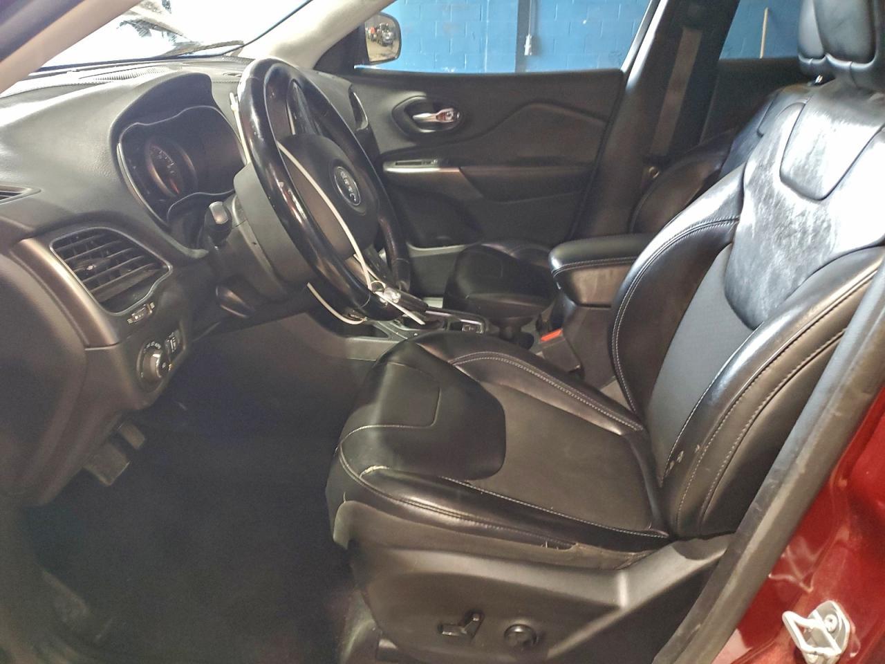 2020 Jeep Cherokee Latitude Plus - Image 7