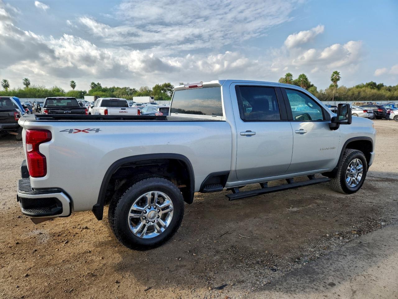 2020 Chevrolet Silverado K2500 Heavy Duty - Фото 3