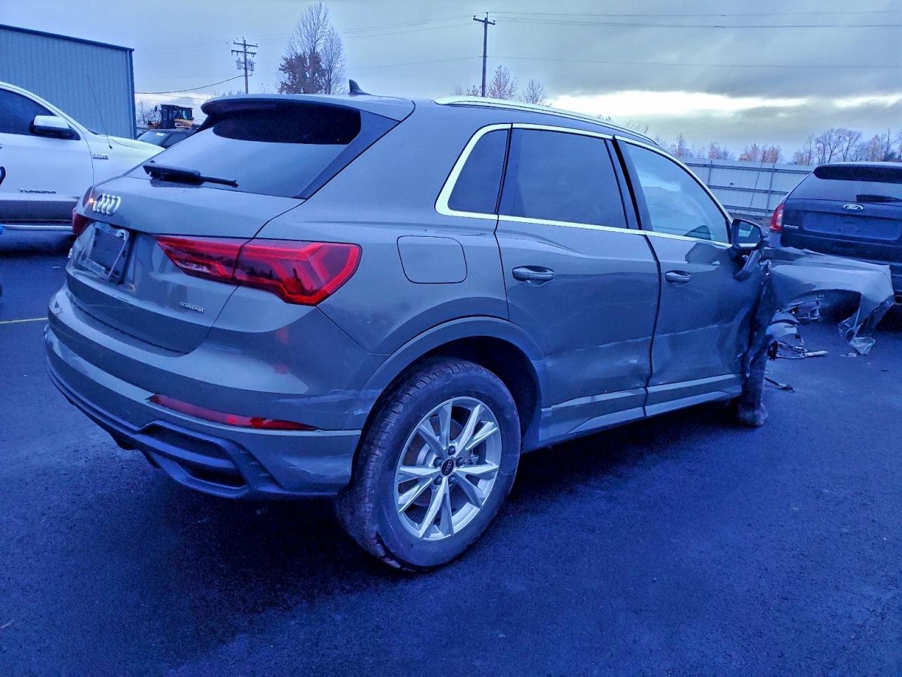 2025 Audi Q3 Premium S Line 45 - Фото 3