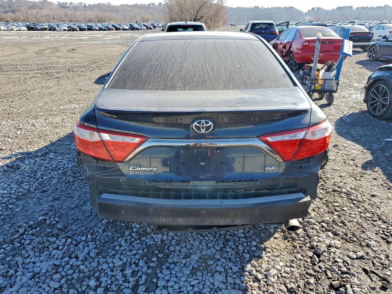 2016 Toyota Camry - Фото 6