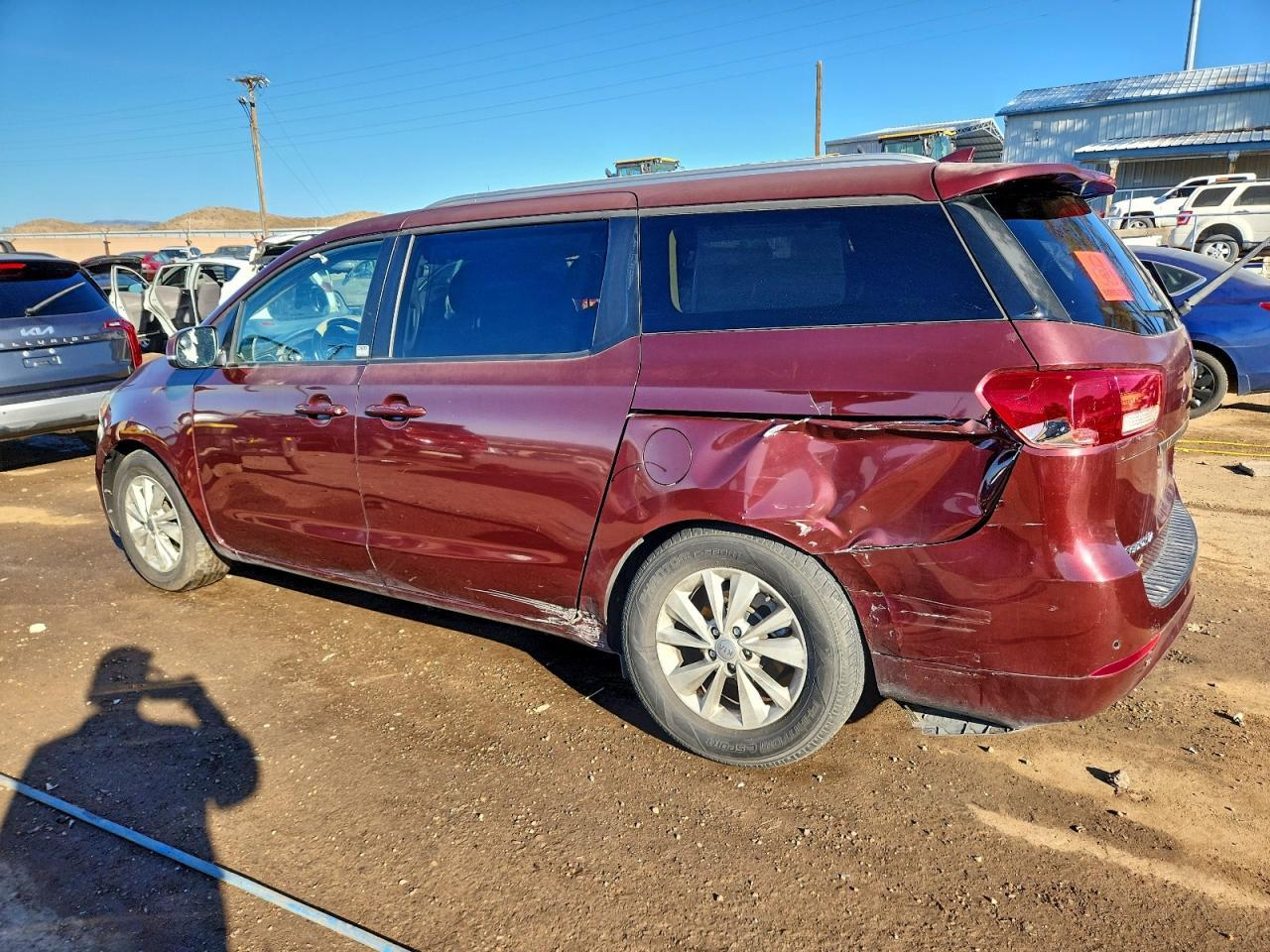 2017 Kia Sedona Lx - Фото 2