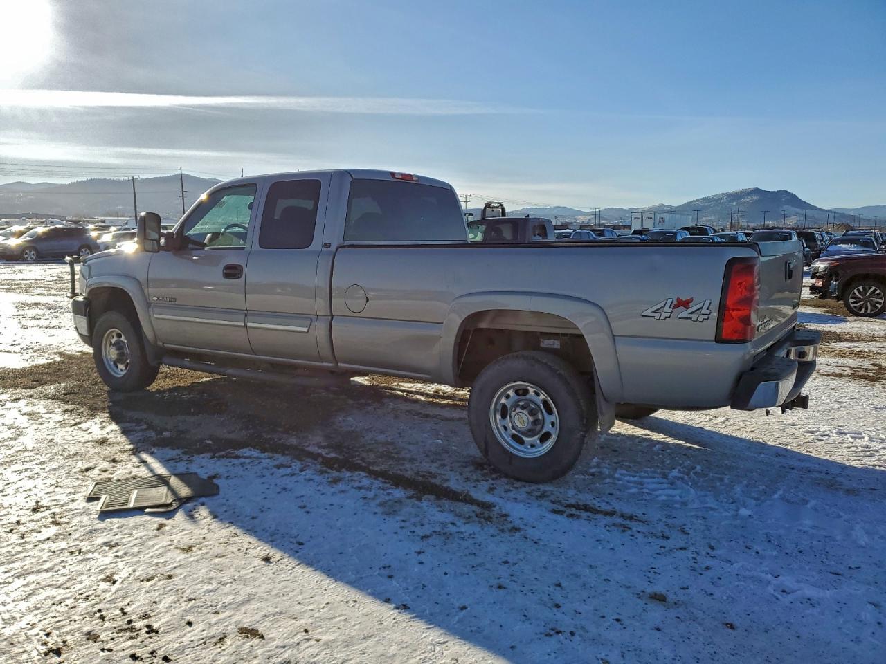 2005 Chevrolet Silverado K2500 Heavy Duty - Image 2