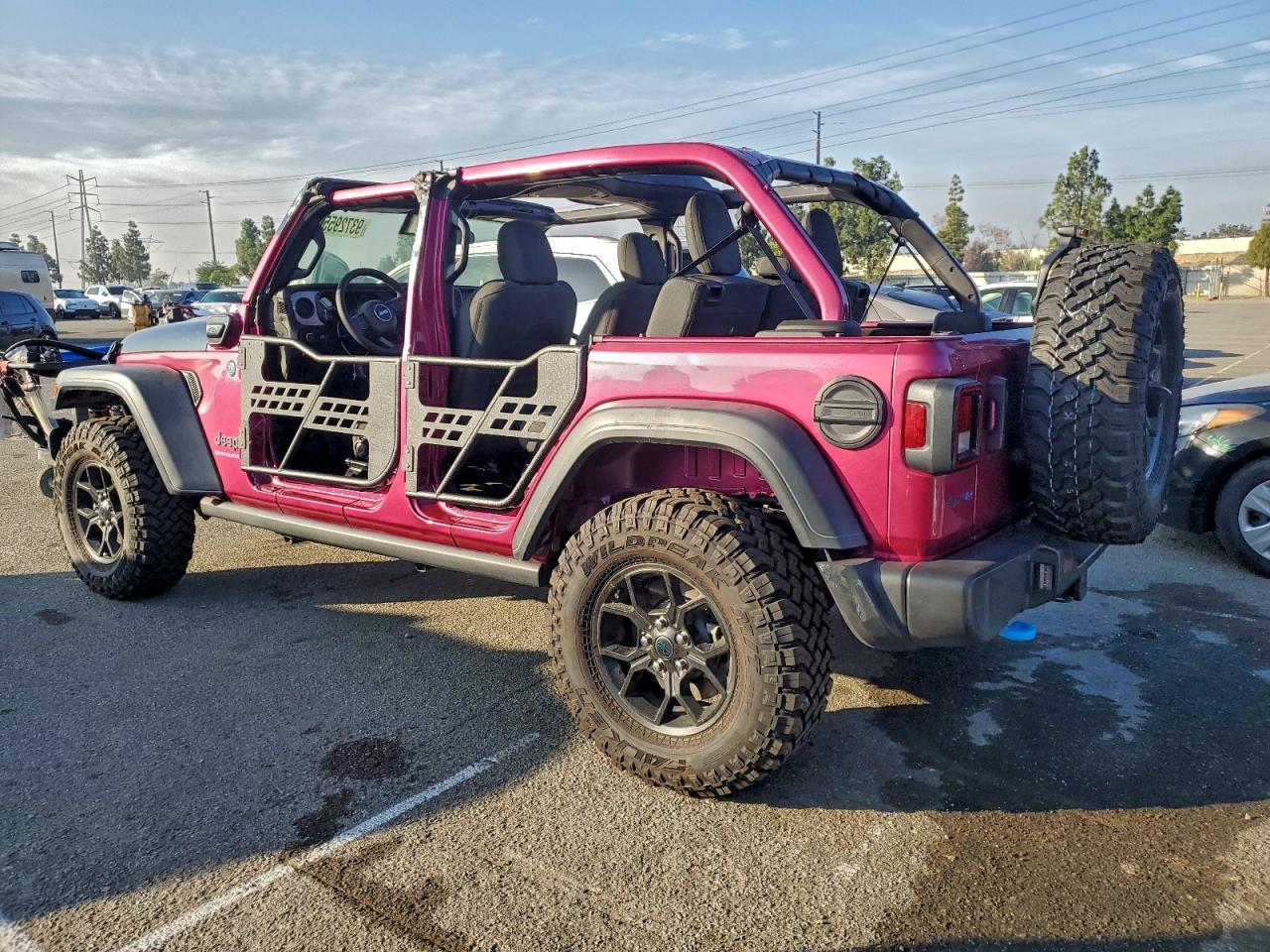 2024 Jeep Wrangler 4Xe - Фото 2