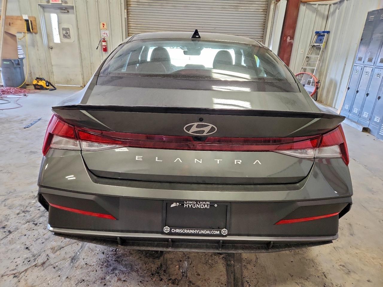 2025 Hyundai Elantra Sel Sport - Image 6