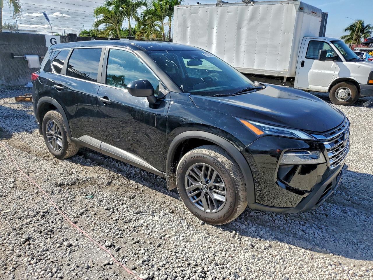 2025 Nissan Rogue S - Фото 4