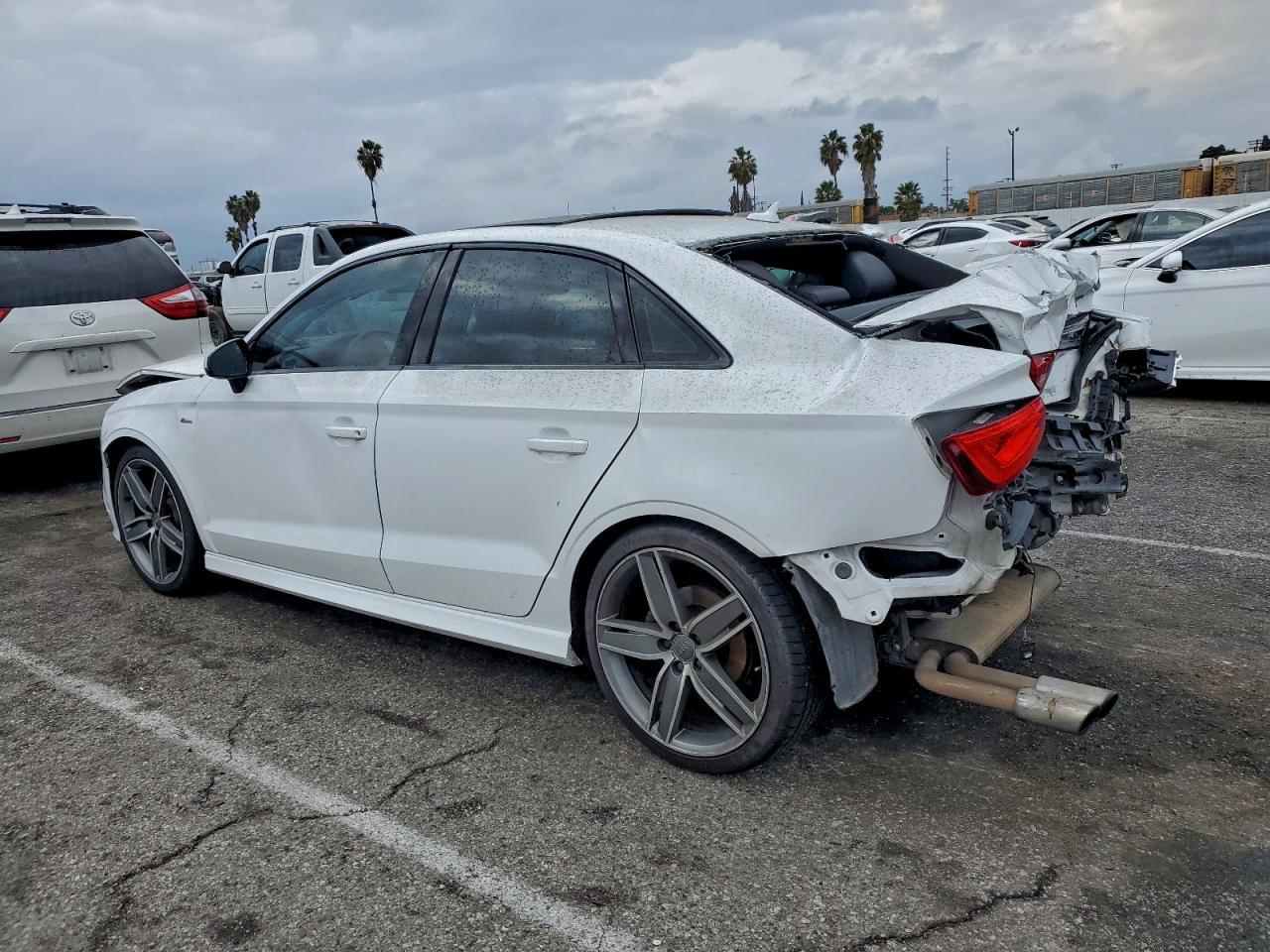 2016 Audi A3 Premium - Фото 2