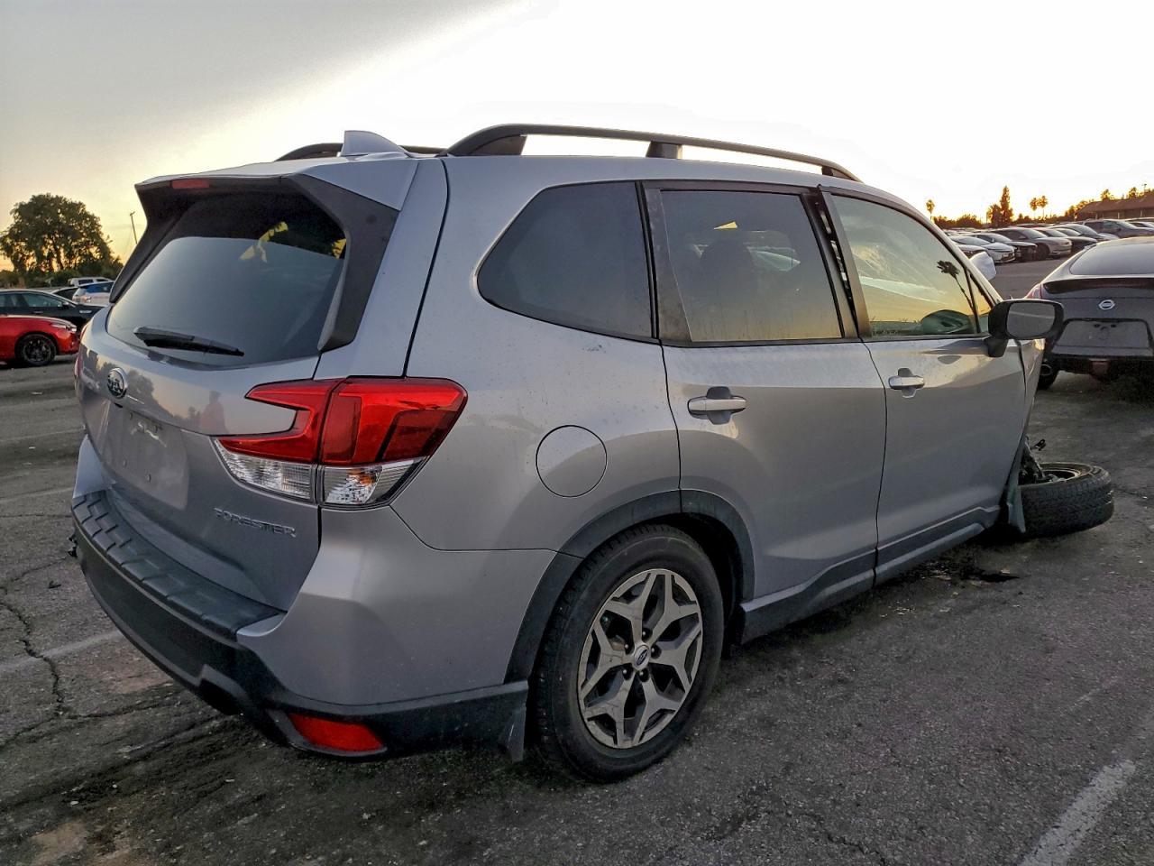 2021 Subaru Forester Premium - Image 3