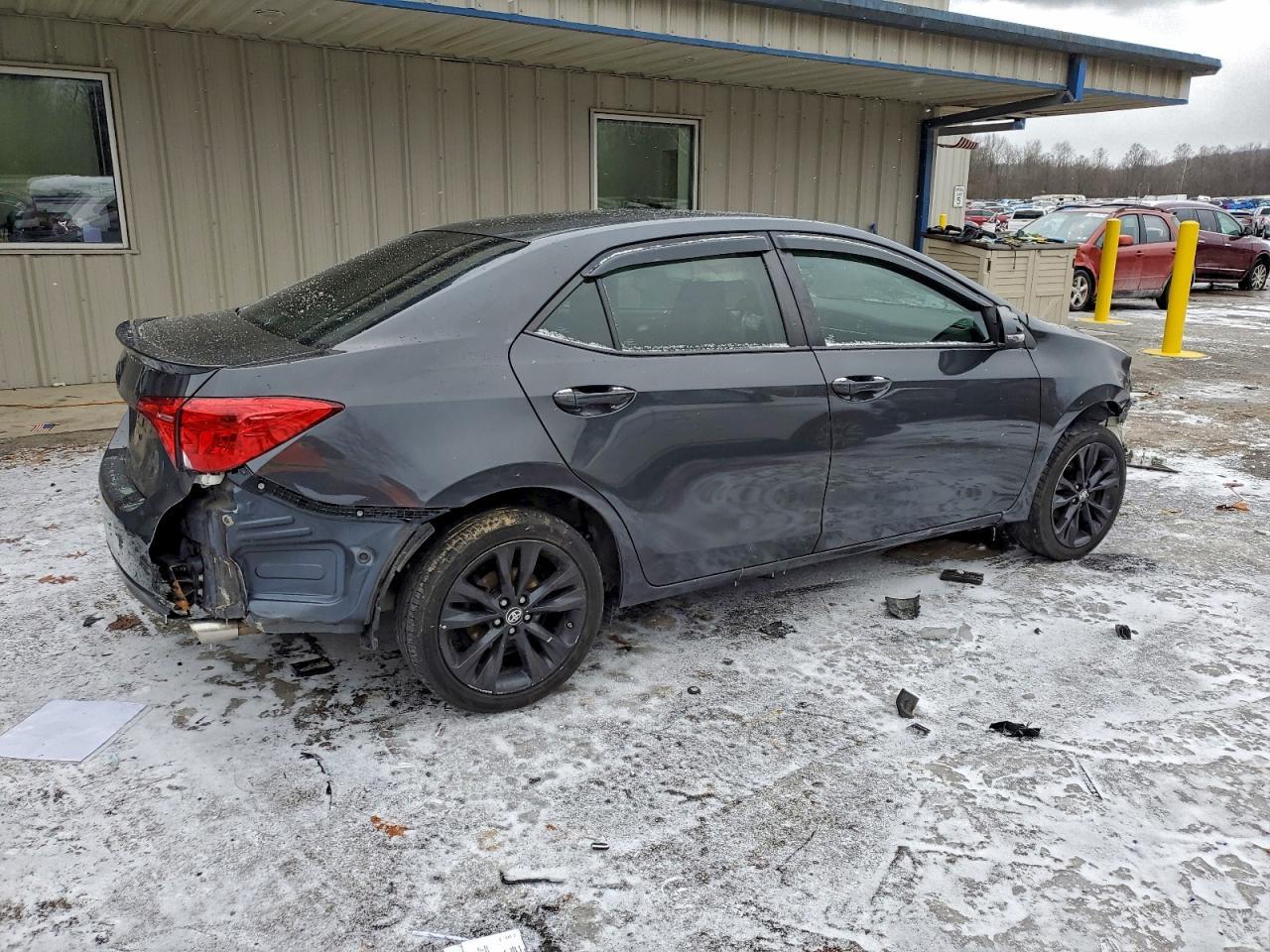 2017 Toyota Corolla L - Фото 3