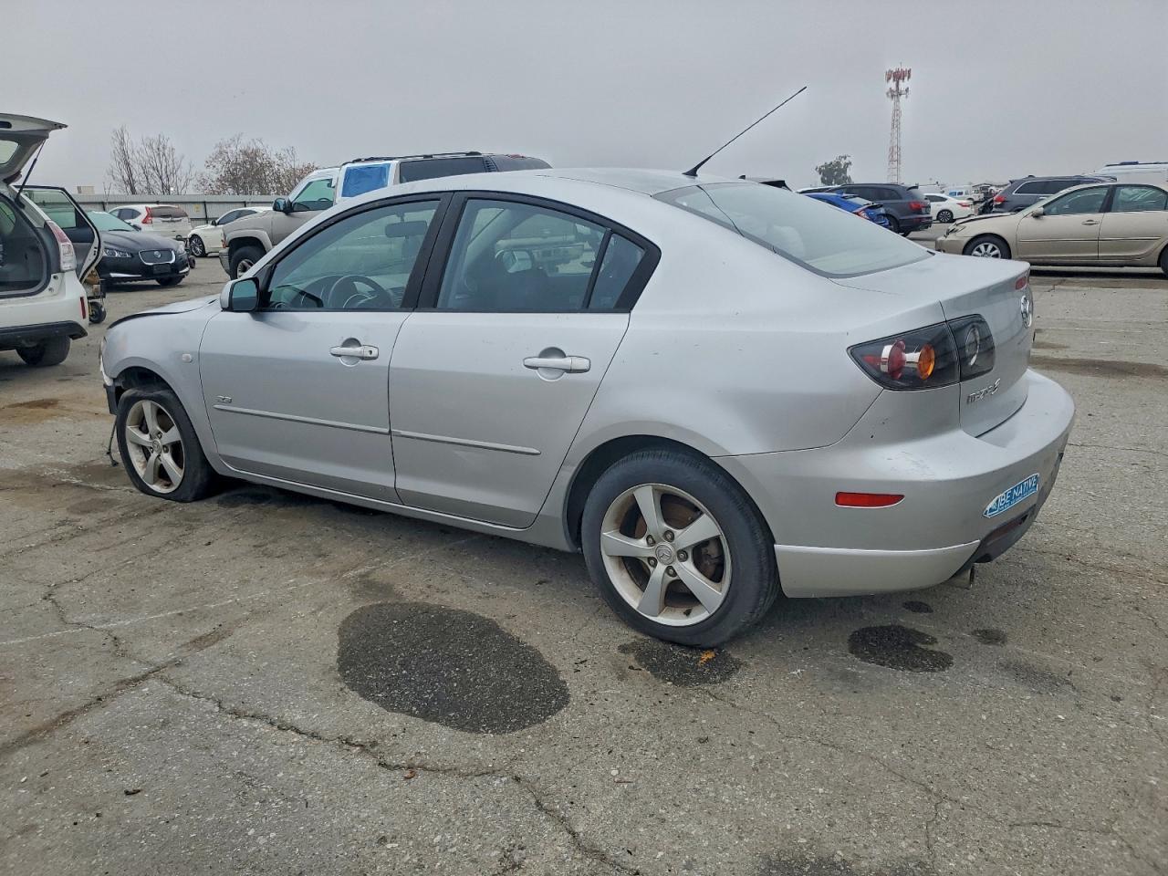 2005 Mazda Mazda3 - Фото 2