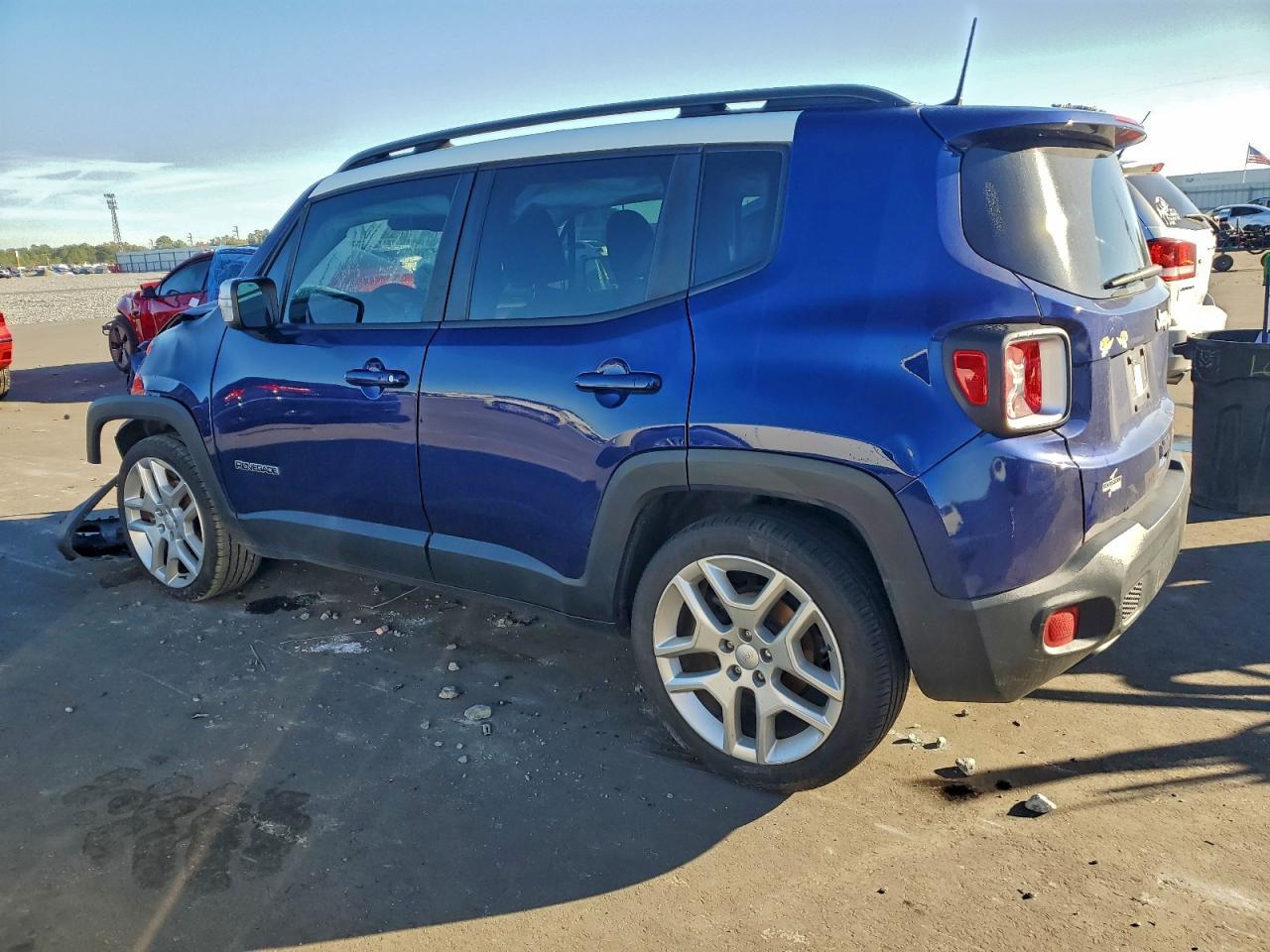 2021 Jeep Renegade Latitude - Фото 2