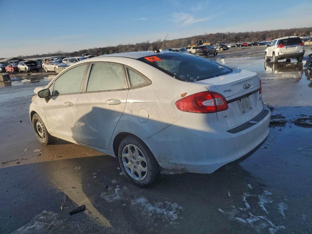 2012 Ford Fiesta Se - Фото 2