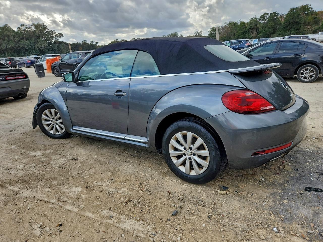 2019 Volkswagen Beetle S - Image 2
