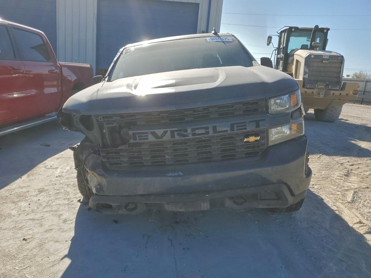 2020 Chevrolet Silverado K1500 Custom - Фото 5