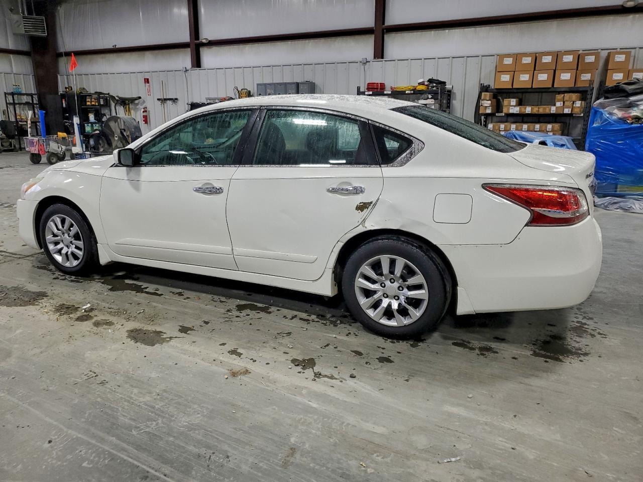 2015 Nissan Altima 2.5 - Image 2