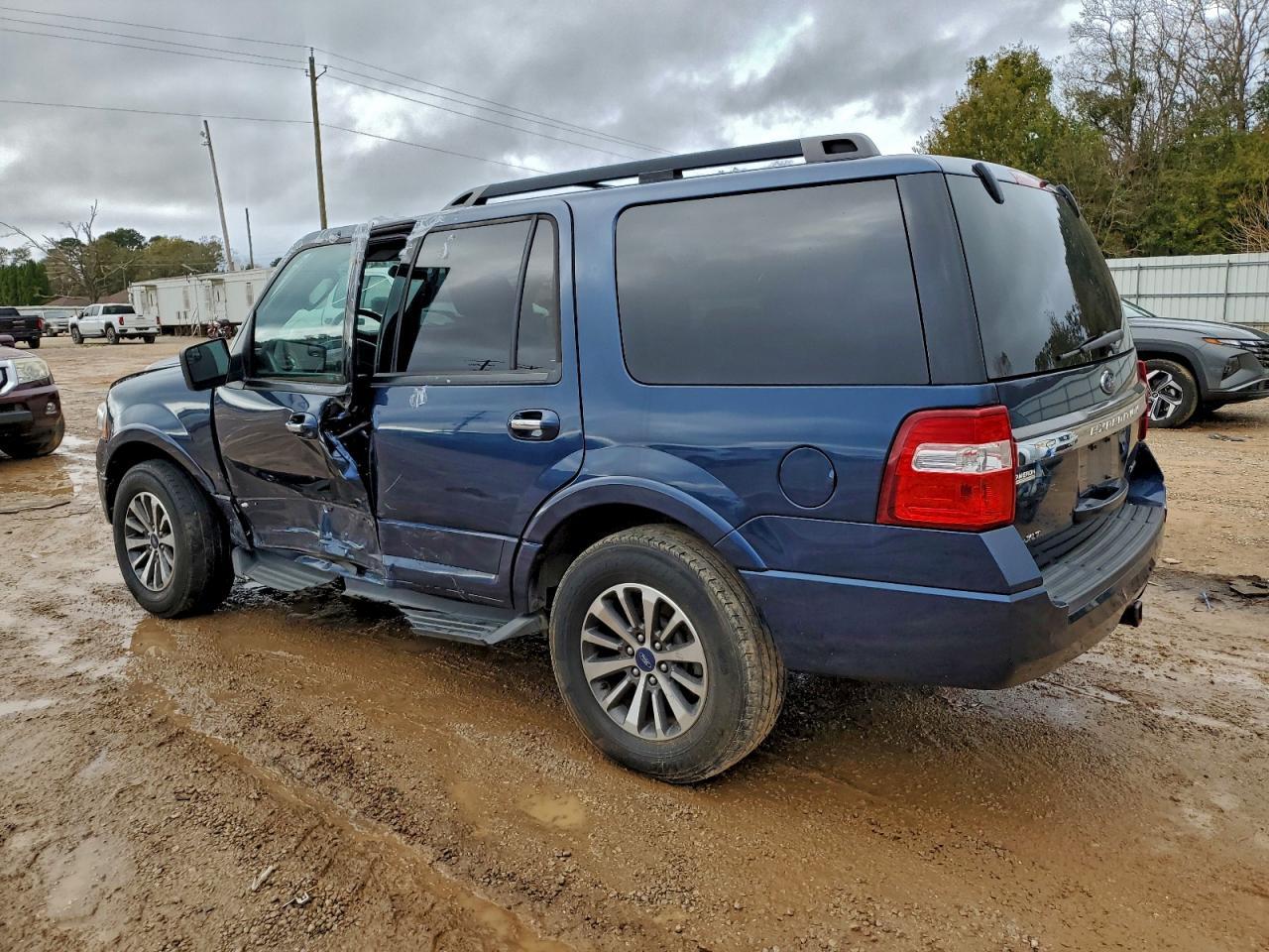 2017 Ford Expedition Xlt - Image 2