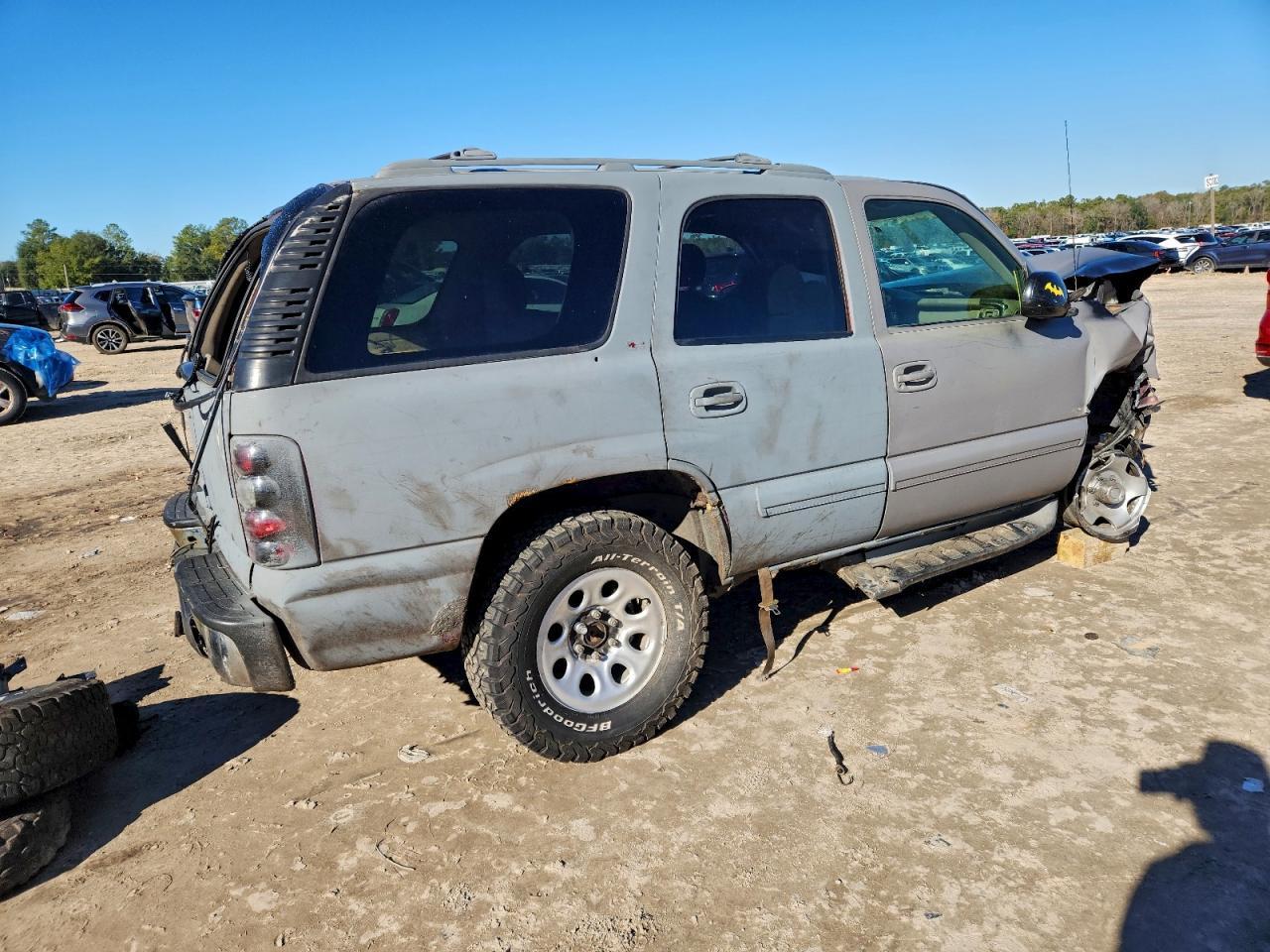 2001 Chevrolet Tahoe K1500 - Фото 3