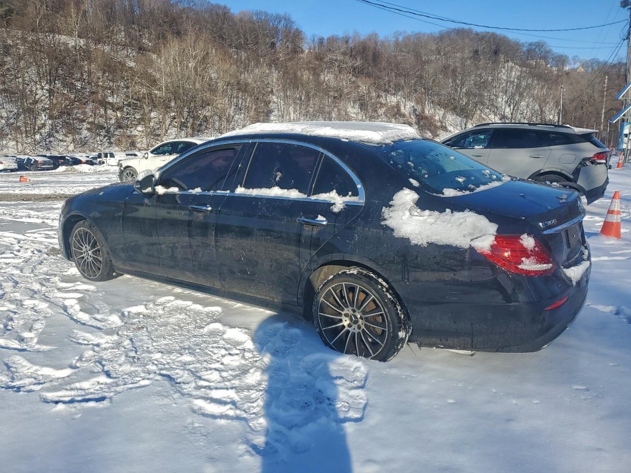 2018 Mercedes-Benz E 300 4Matic - Фото 2