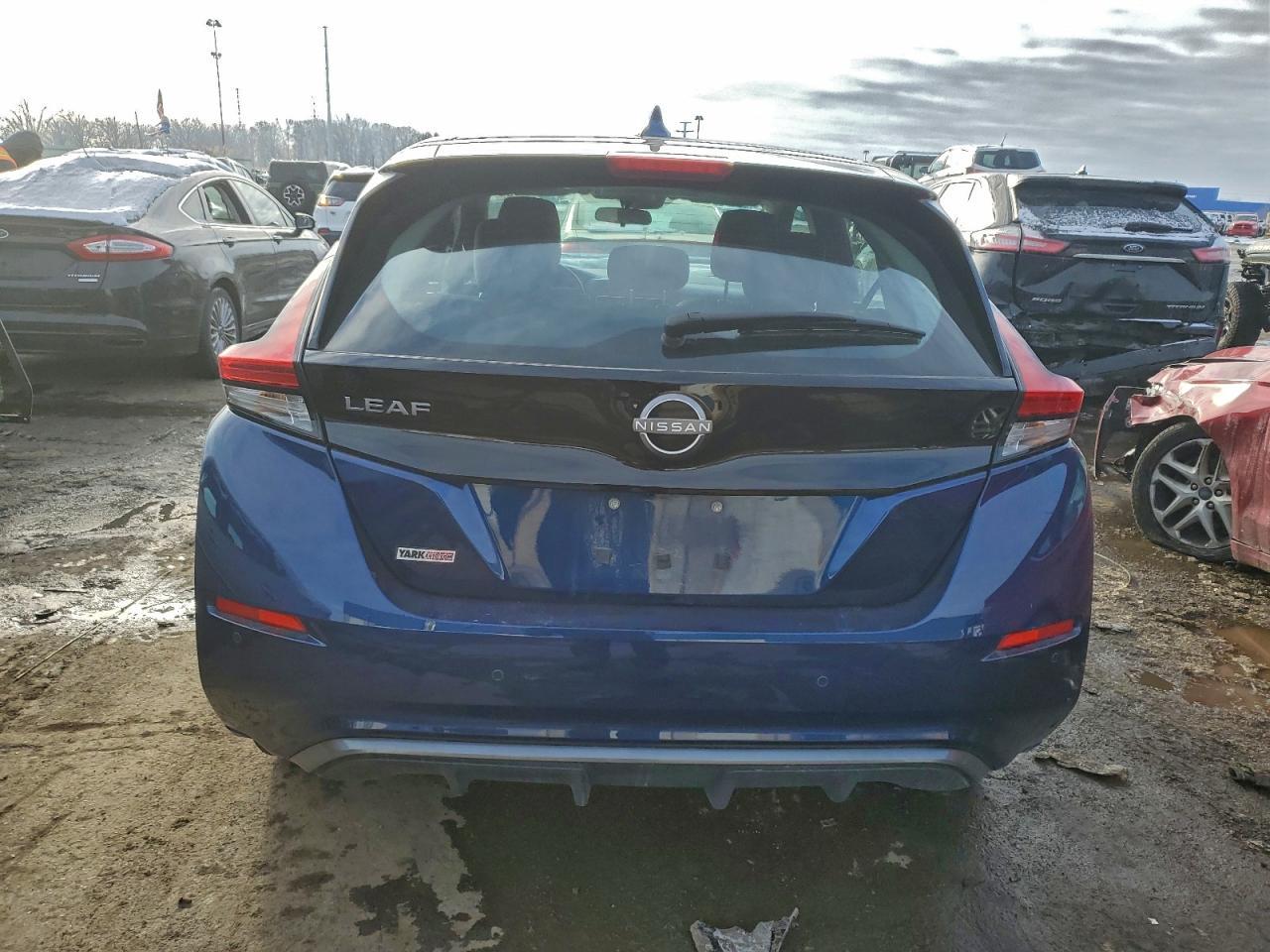 2023 Nissan Leaf S - Image 6