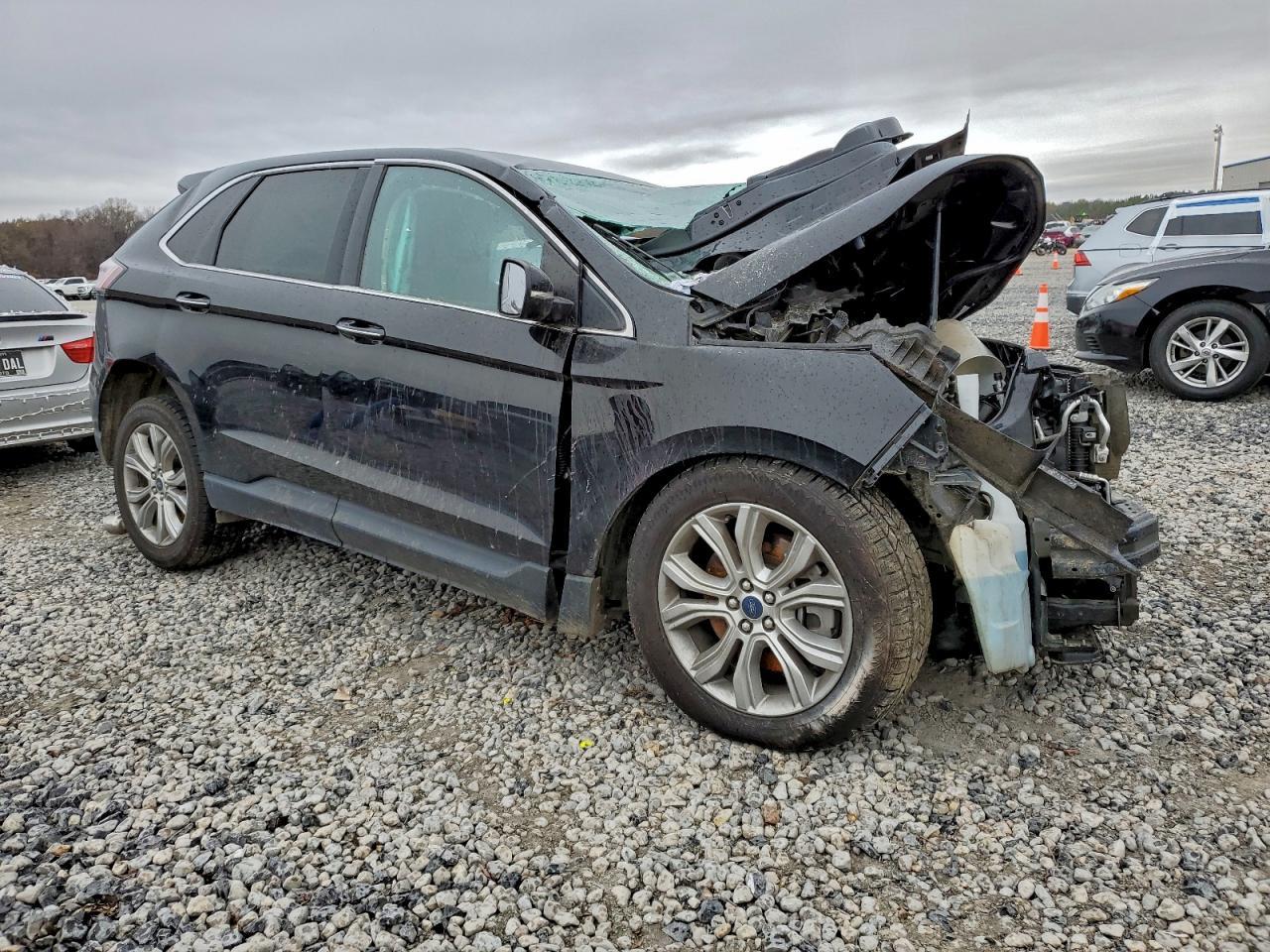 2022 Ford Edge Titanium - Image 4