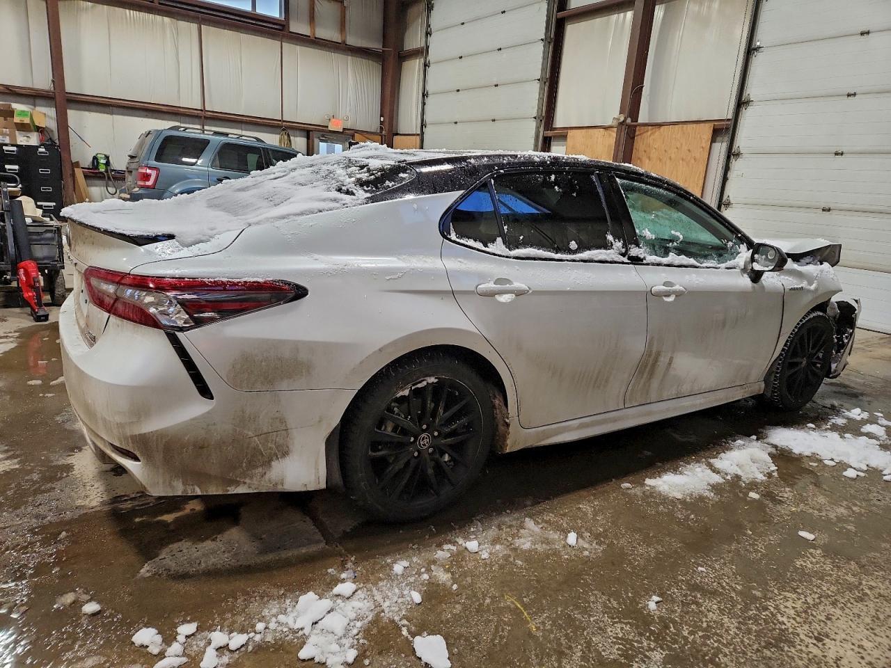 2021 Toyota Camry Xse - Image 3