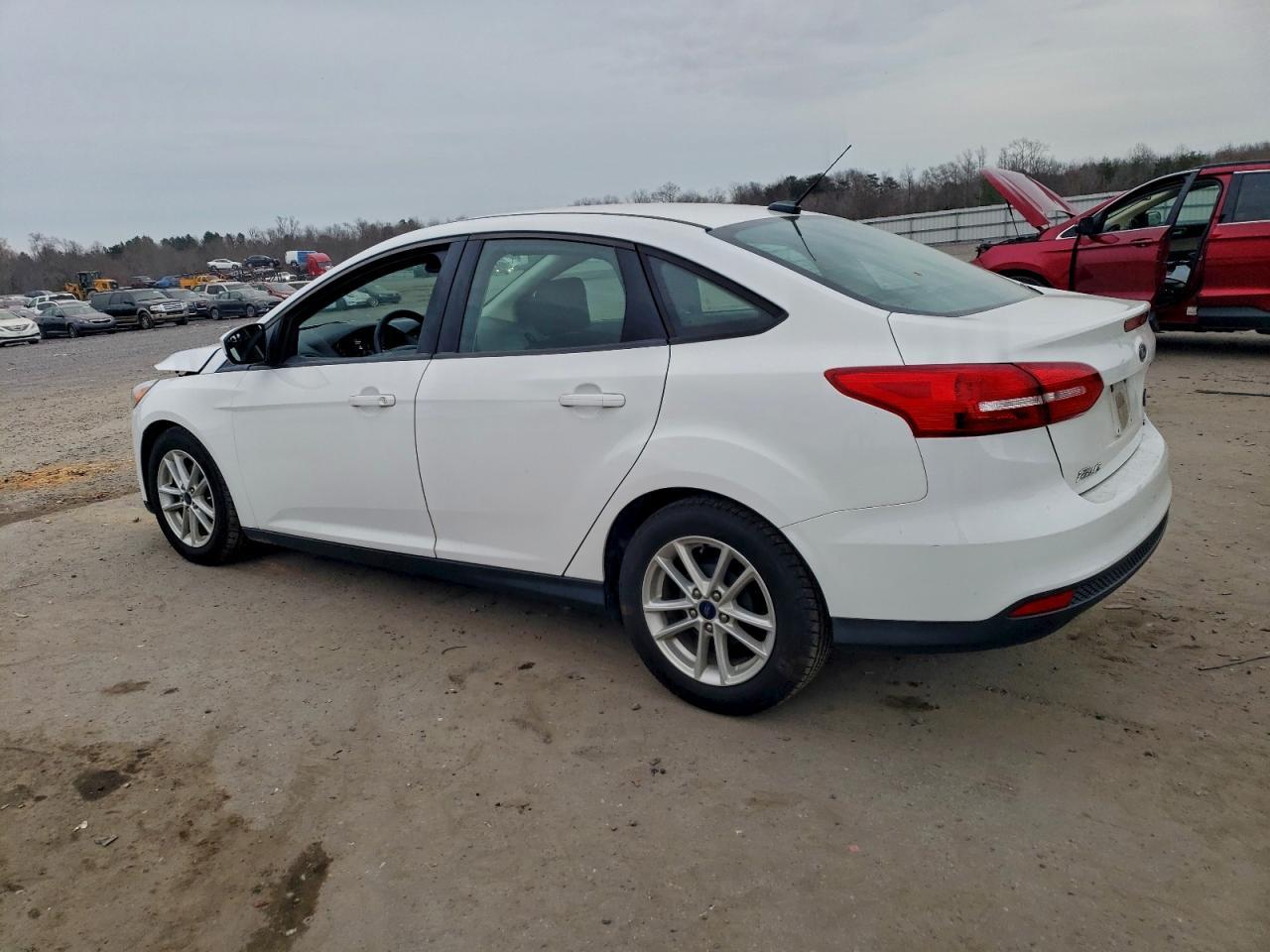 2018 Ford Focus Se - Фото 2