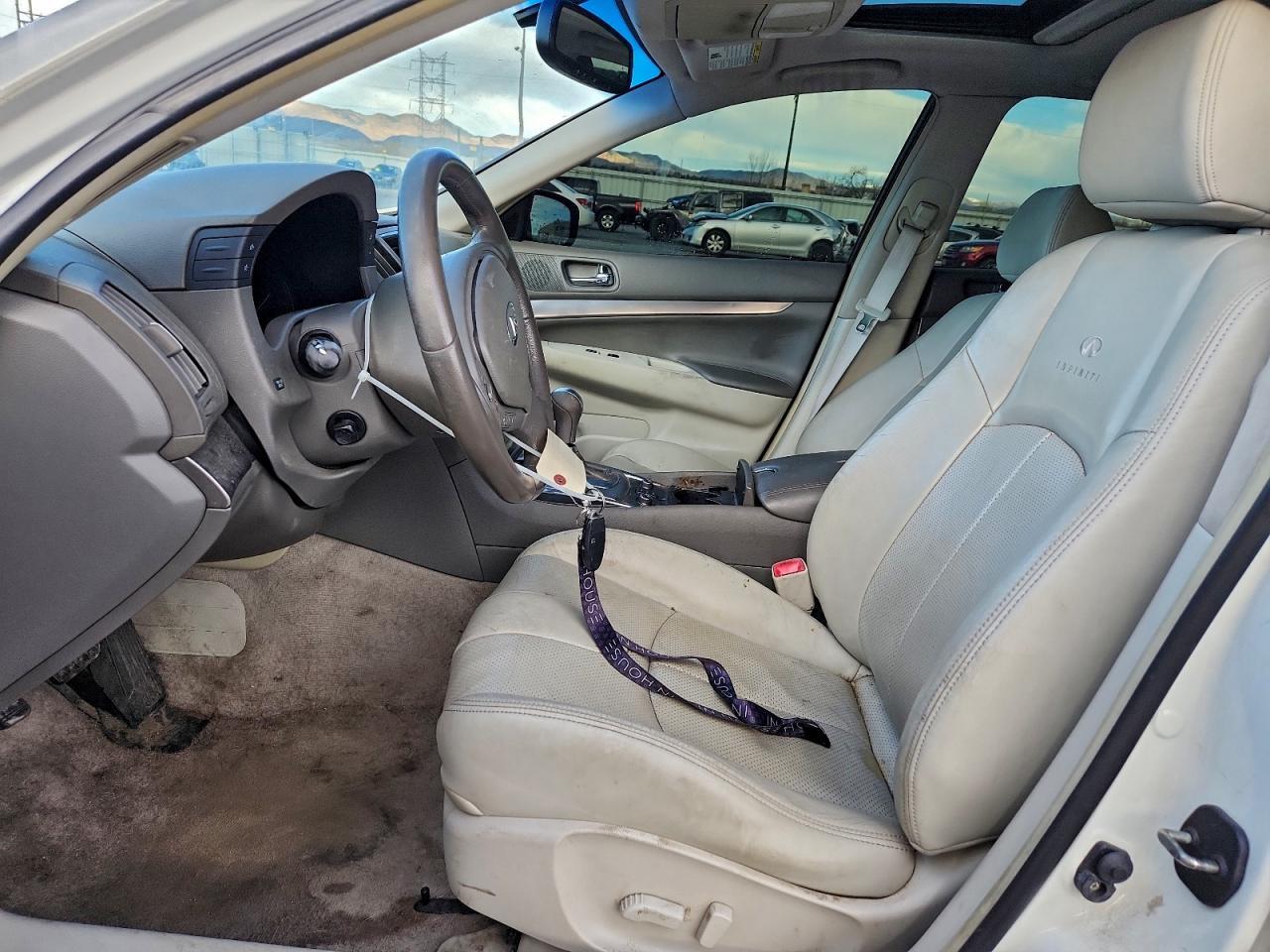 2011 Infiniti G37 - Image 7