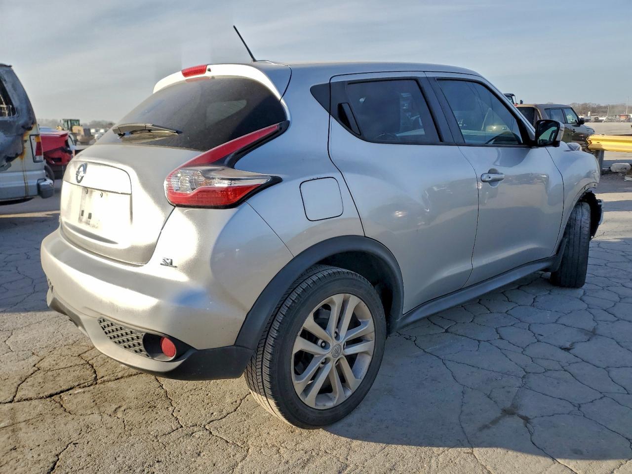 2016 Nissan Juke S - Фото 3