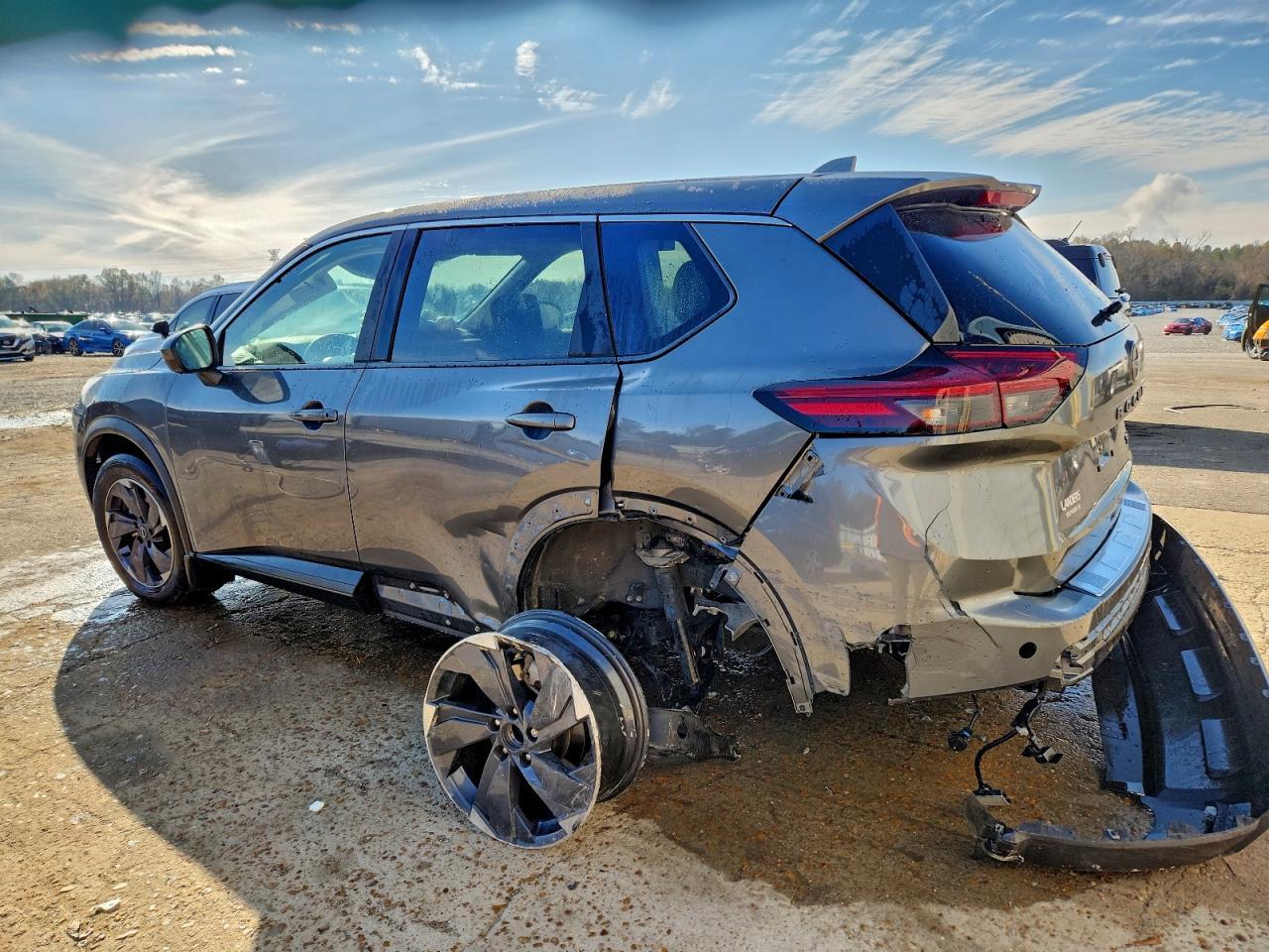 2024 Nissan Rogue Sv - Фото 2