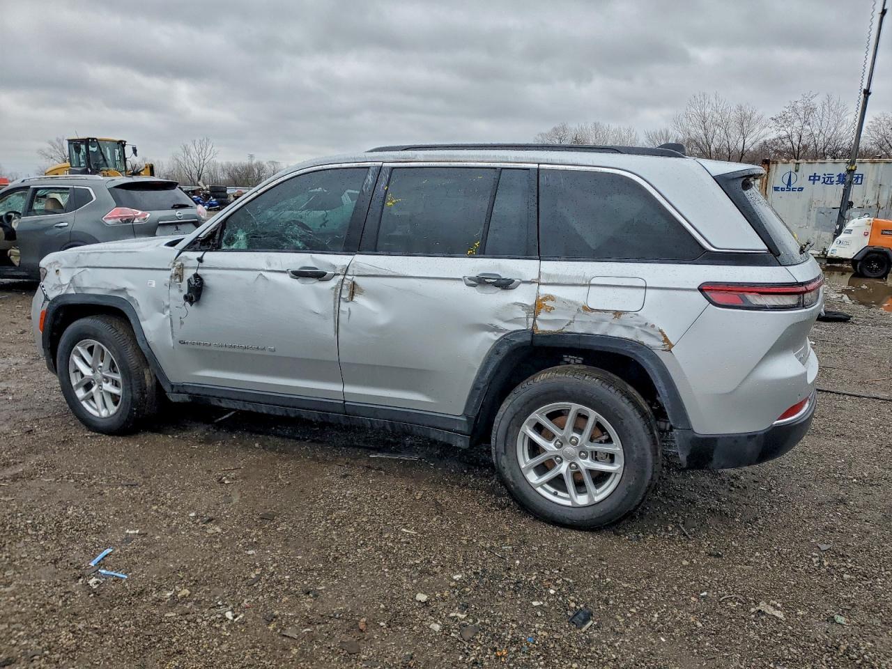 2025 Jeep Grand Cherokee Laredo - Image 2