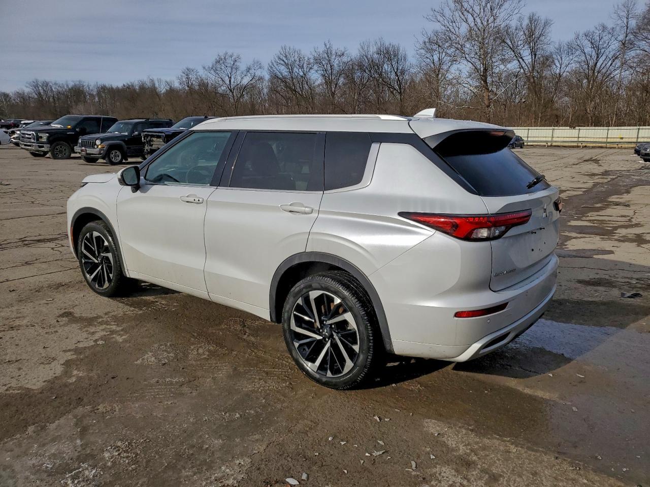 2022 Mitsubishi Outlander Sel - Фото 2