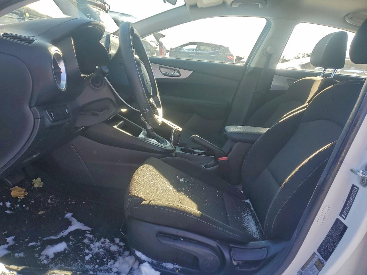 2022 Kia Forte Fe - Фото 7