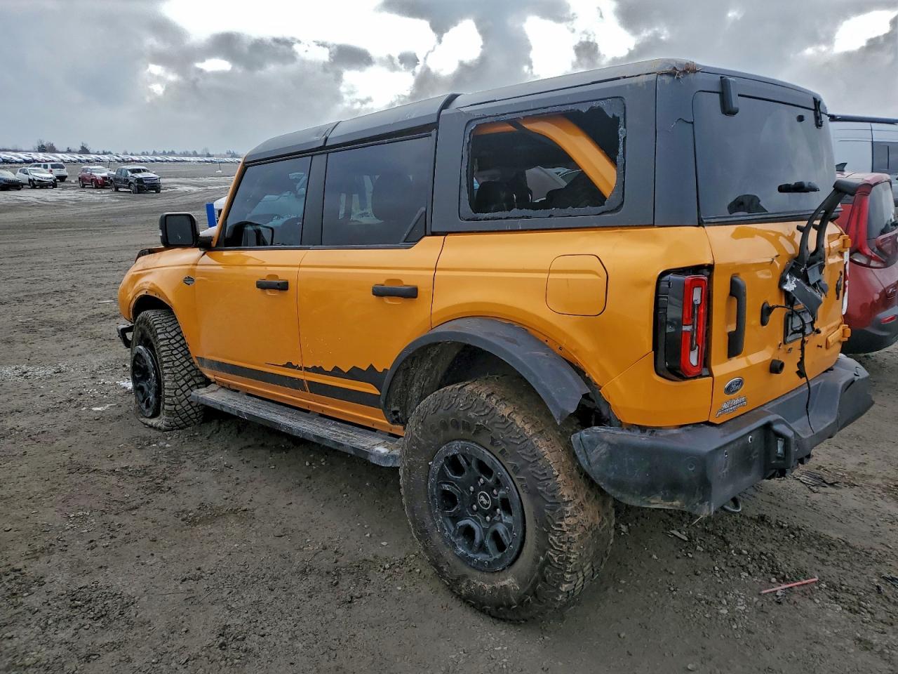 2022 Ford Bronco Base - Фото 2