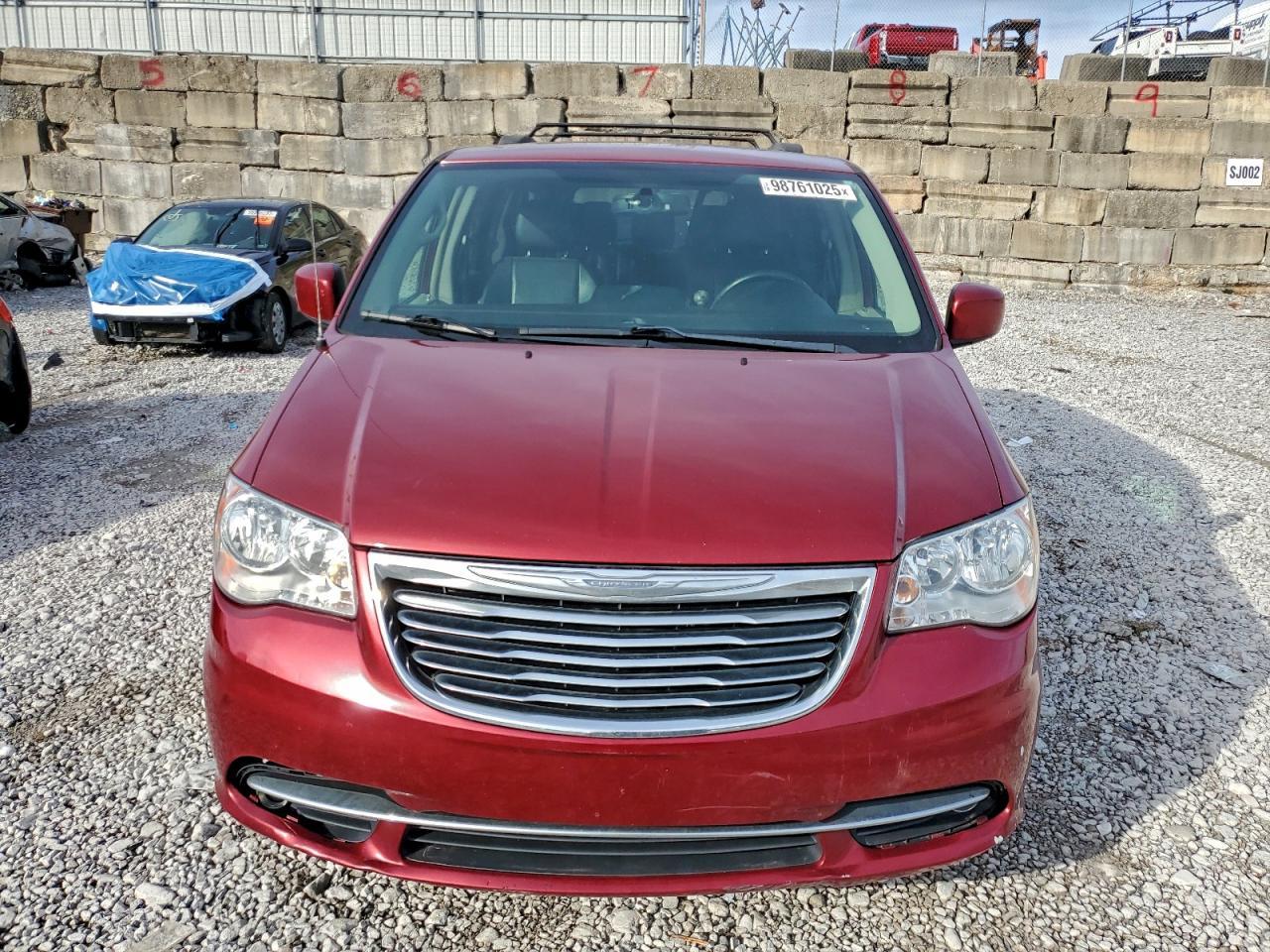 2016 Chrysler Town & Country Touring - Фото 5