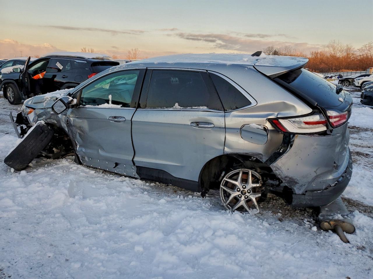 2023 Ford Edge Sel - Image 2