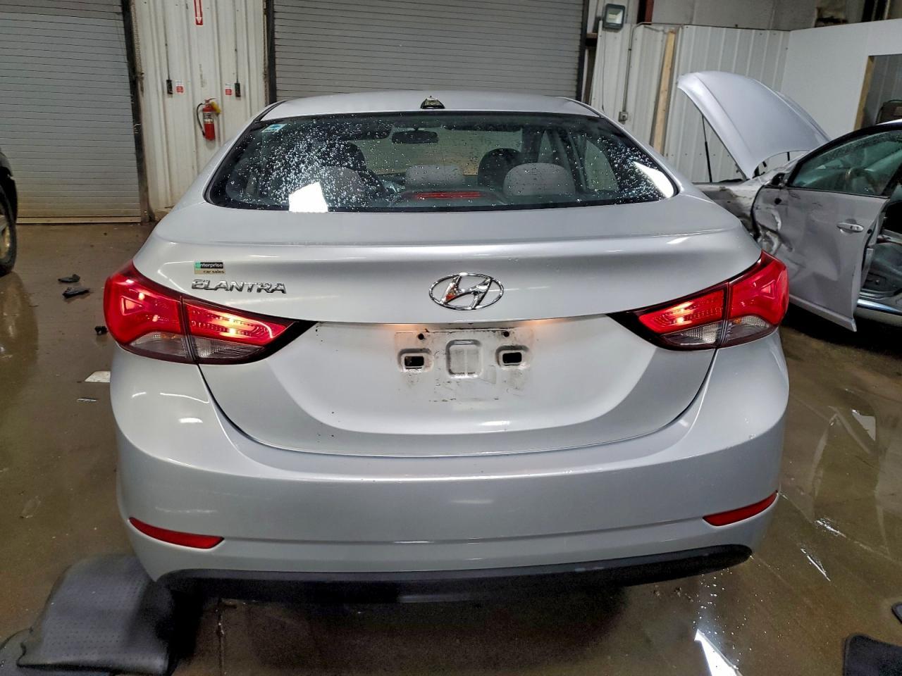 2016 Hyundai Elantra Se - Image 6
