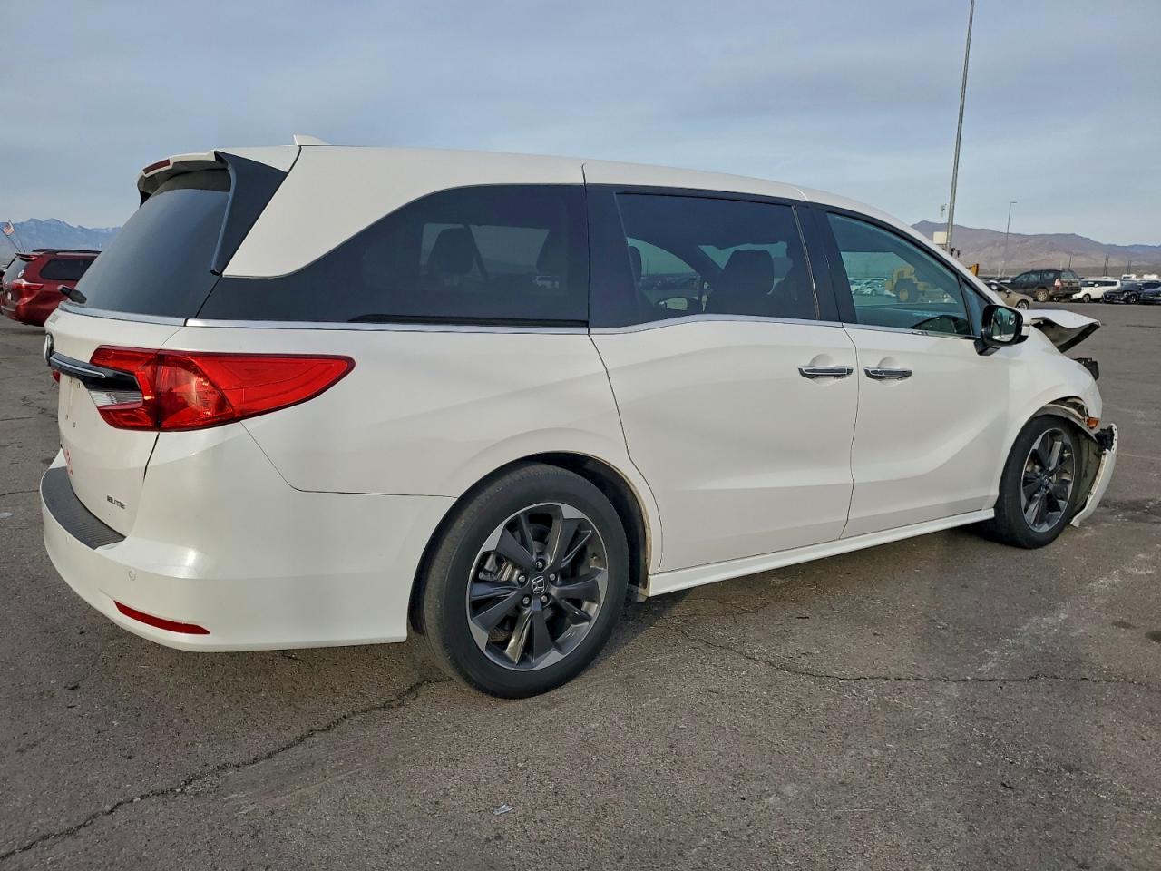 2023 Honda Odyssey Elite - Фото 3