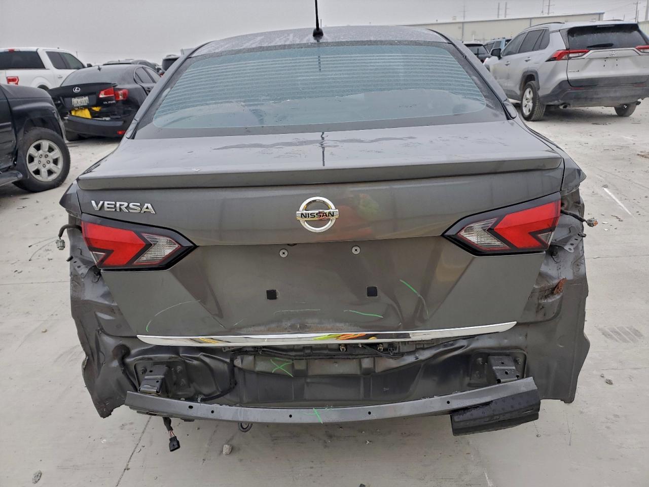 2020 Nissan Versa S - Фото 6