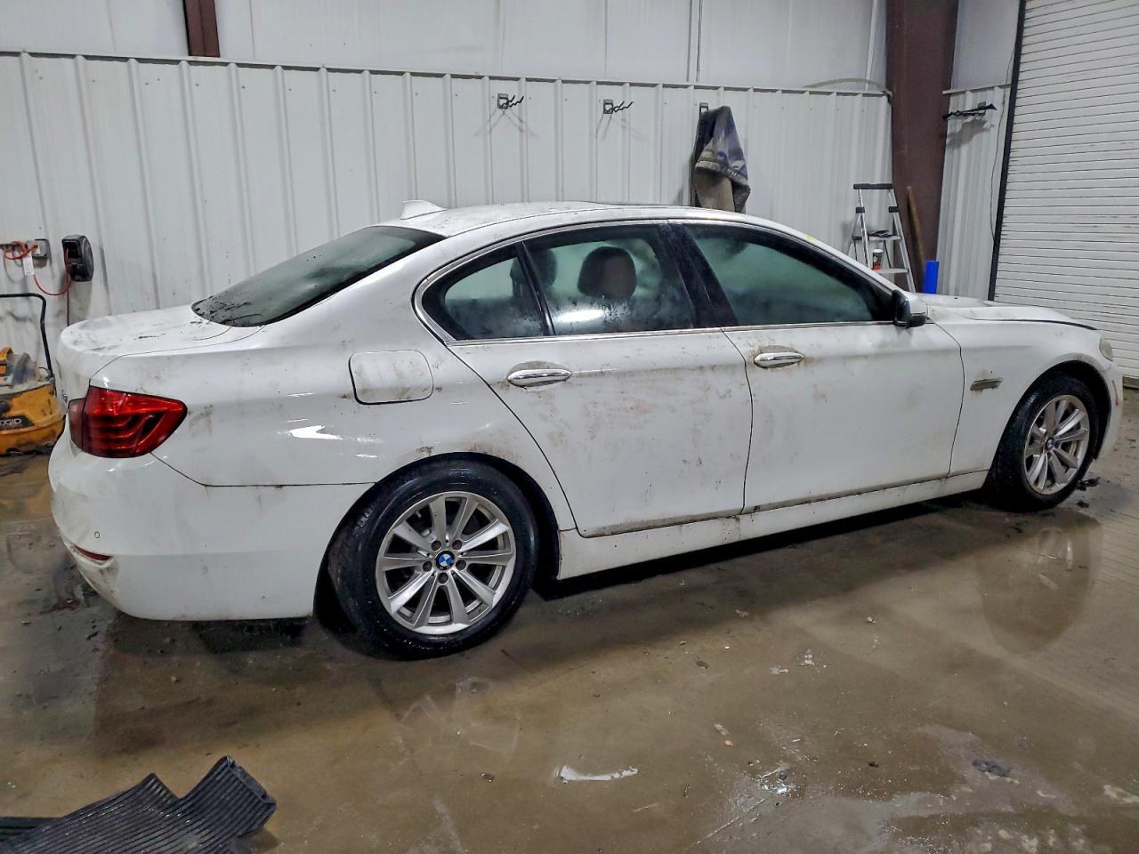 2015 BMW 528 Xi - Image 3