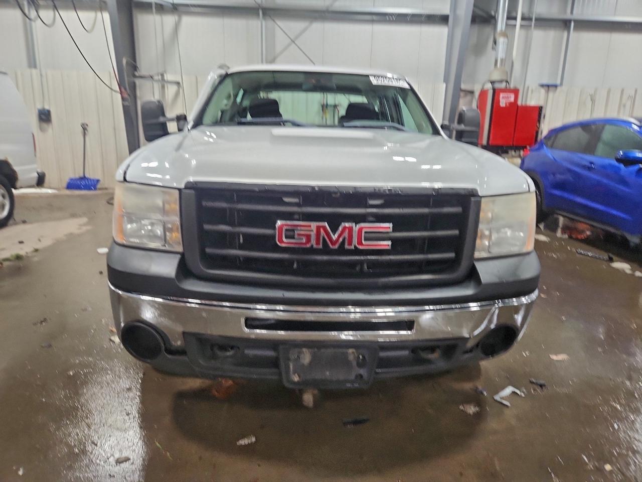2011 GMC Sierra K1500 - Image 5