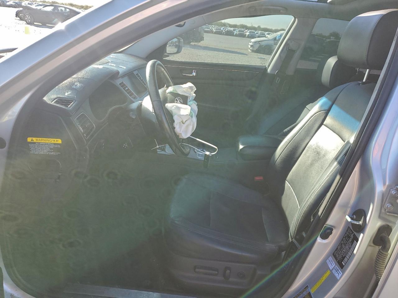 2011 Hyundai Genesis 3.8L - Фото 7