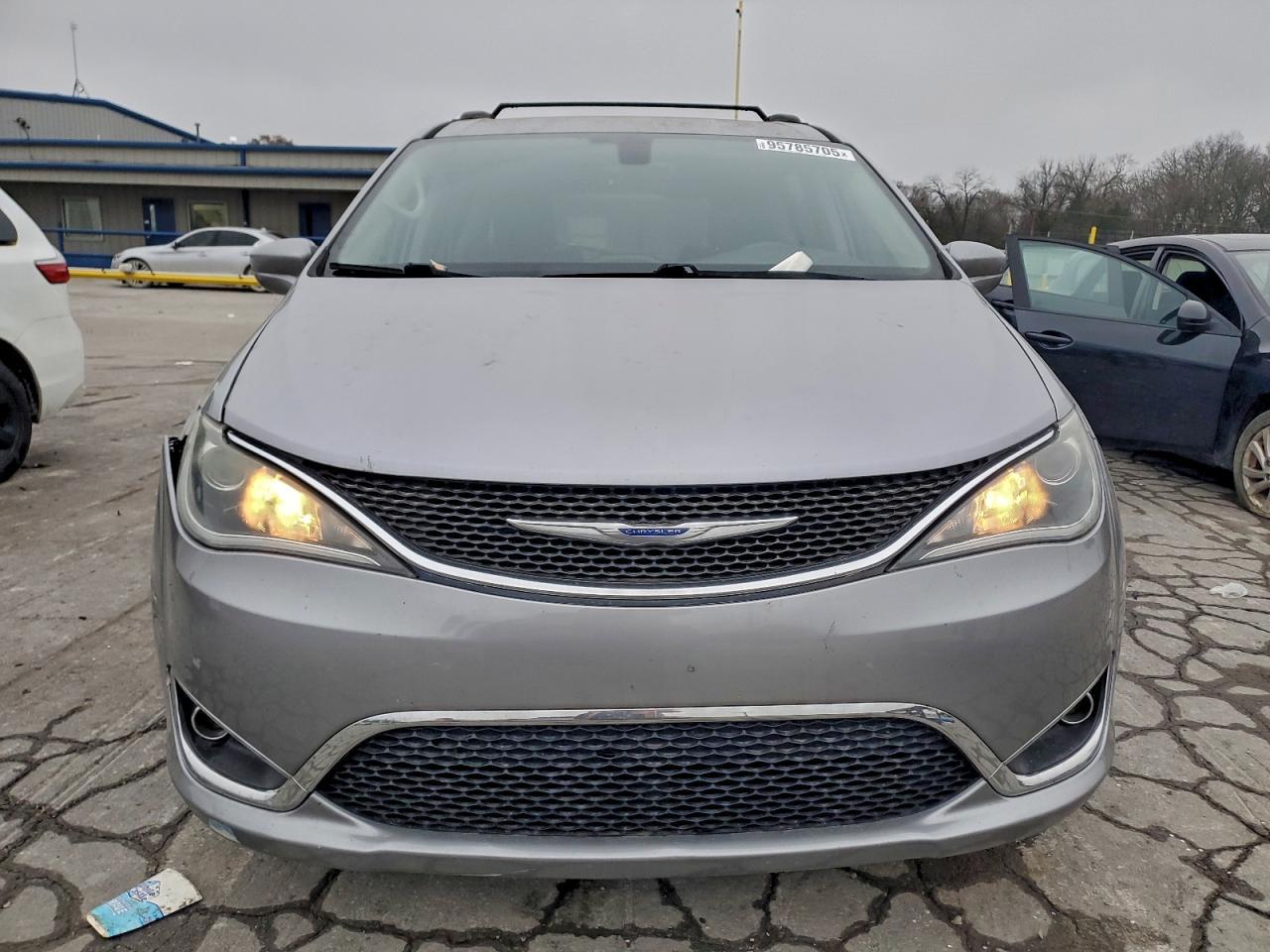 2019 Chrysler Pacifica Touring L - Фото 5