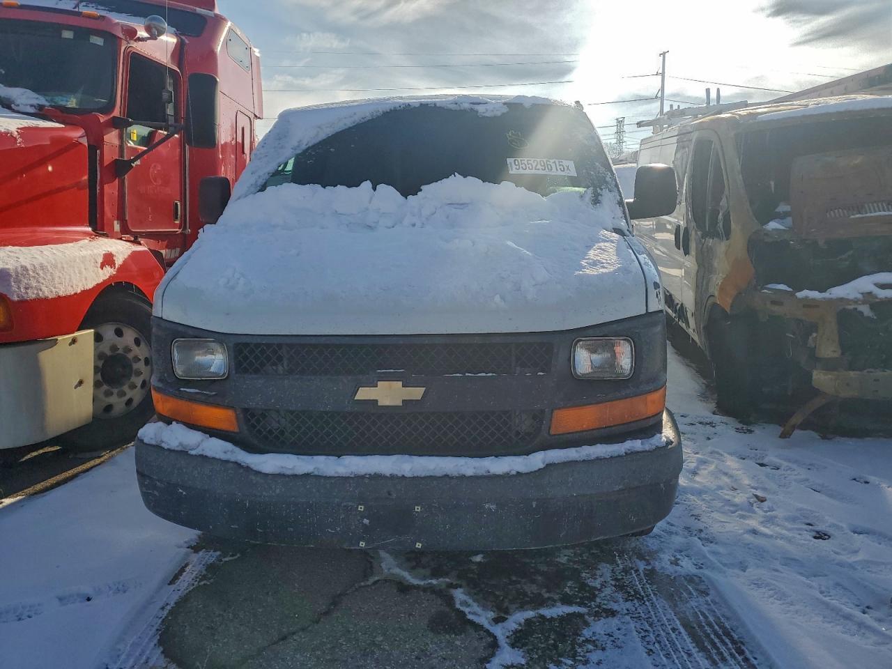 2014 Chevrolet Express G1500 Delivery Van - Фото 5