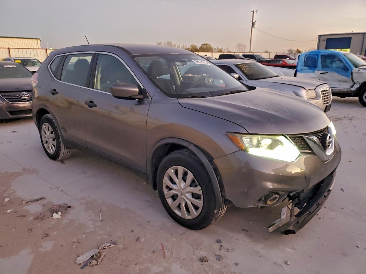 2016 Nissan Rogue S - Фото 4