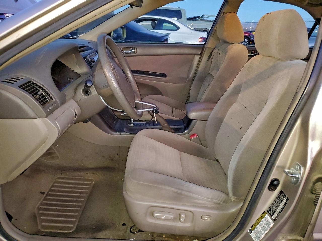 2005 Toyota Camry Le - Image 7