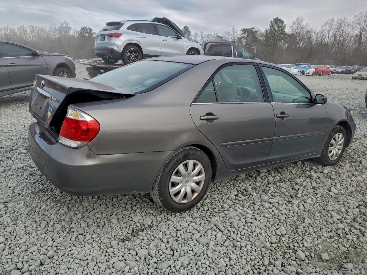 2006 Toyota Camry Le - Image 3