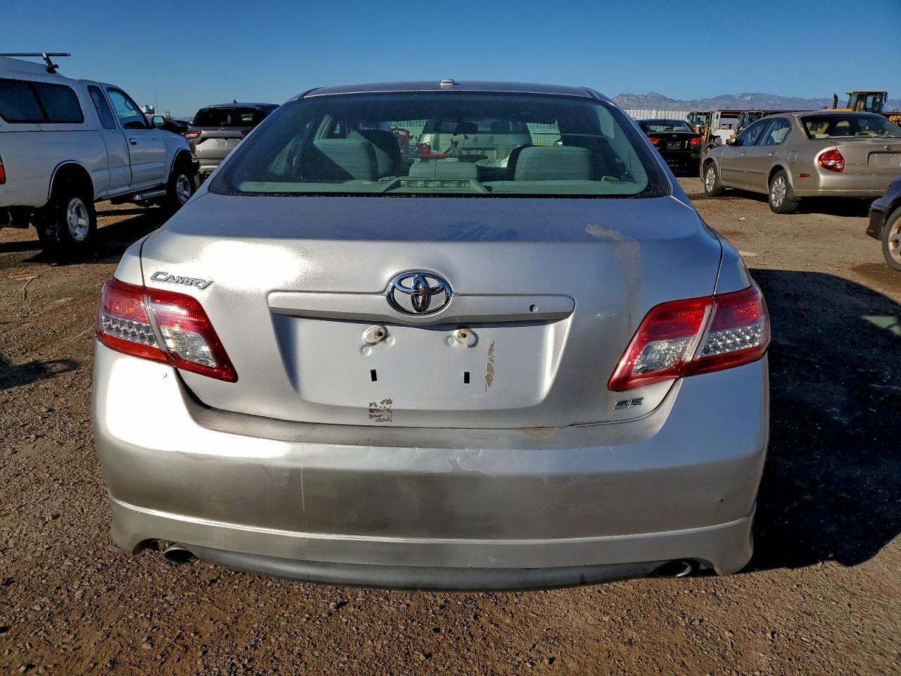 2010 Toyota Camry Base - Фото 6