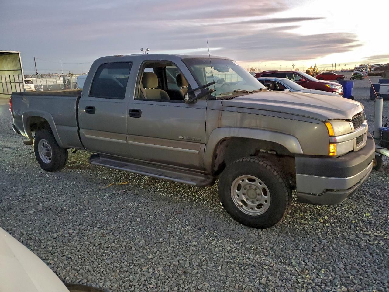 2003 Chevrolet Silverado K2500 Heavy Duty - Image 4