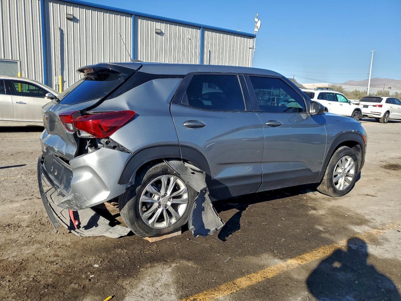2023 Chevrolet Trailblazer Ls - Image 3