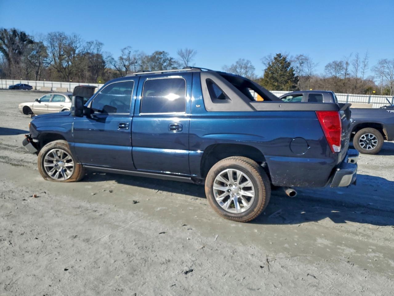 2004 Chevrolet Avalanche K1500 - Фото 2