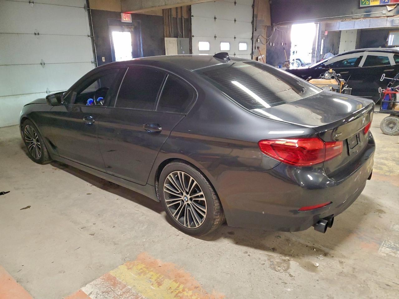 2019 BMW 540 Xi - Image 2